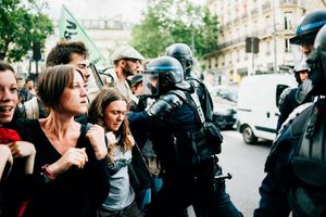 Anne Dufourmantelle : «La perversion du langage empêche de sortir de la colère sociale»